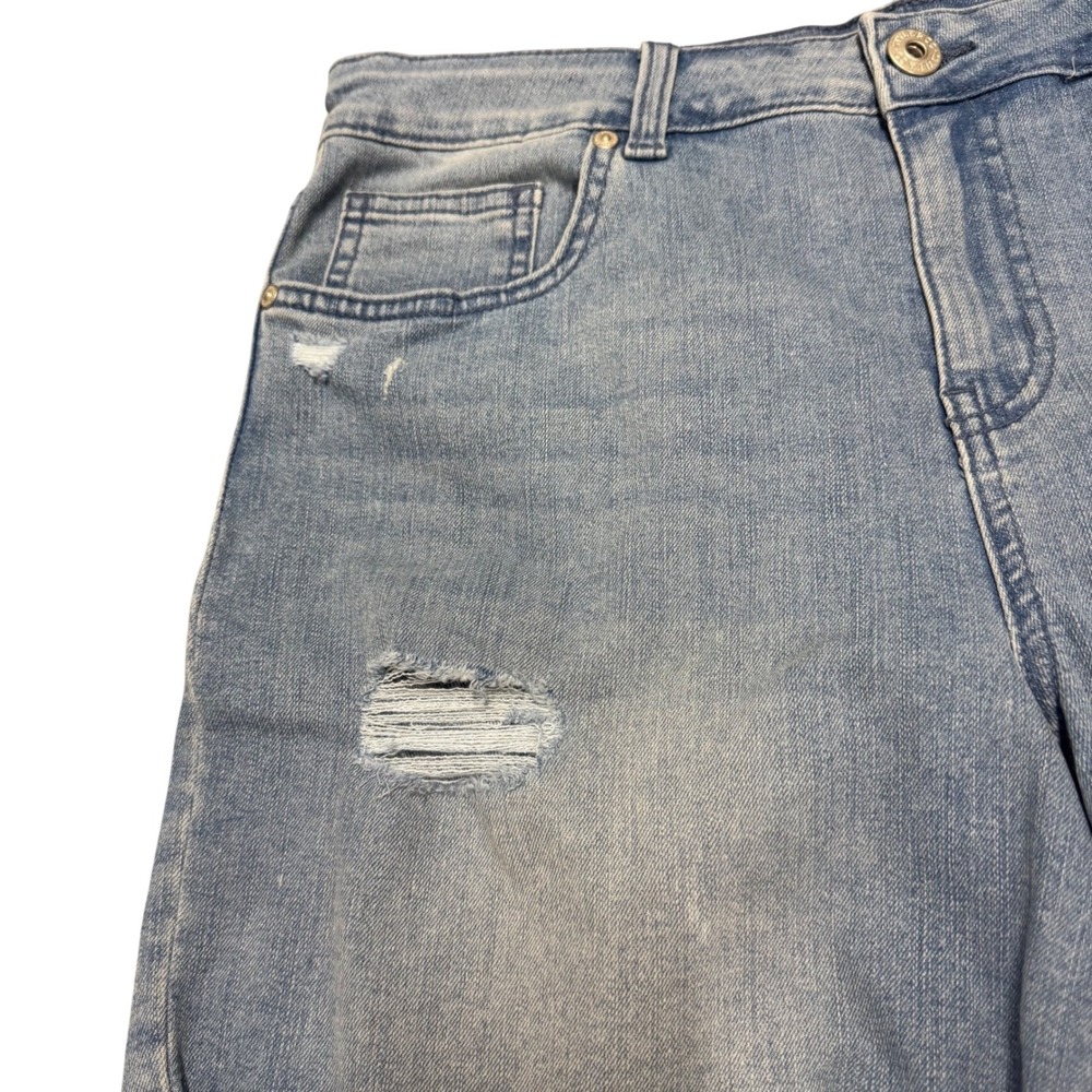 Style & Co. NWT Womens Fray Hem Denim Shorts Distressed Light Wash Size 10 - Picture 2 of 6